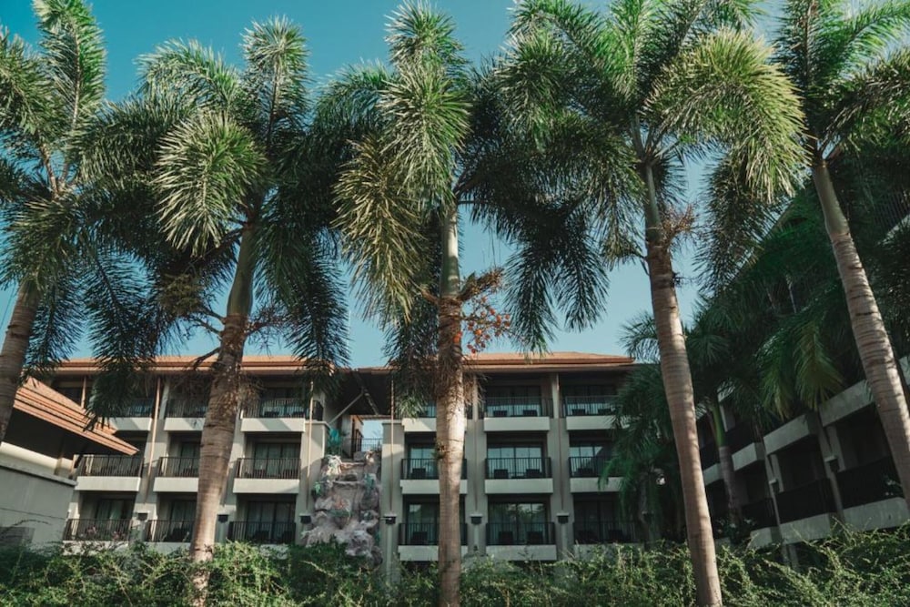 Ananta Burin Resort — Hotel building in Ao Nang, Krabi