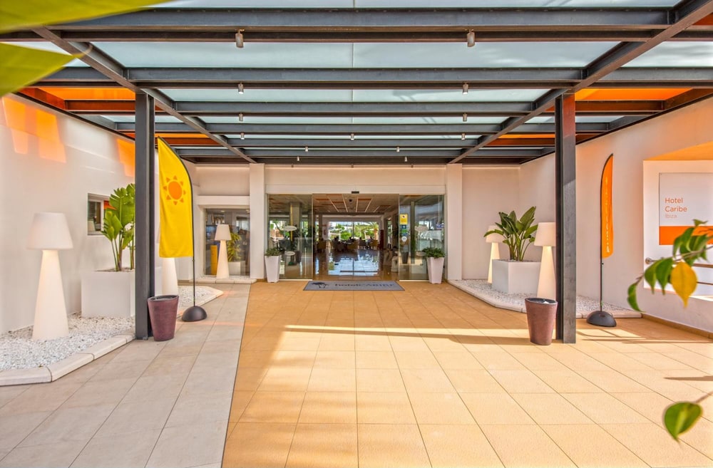 Hotel Caribe Ibiza — Hotel building in Santa Eulalia, Balearic Islands