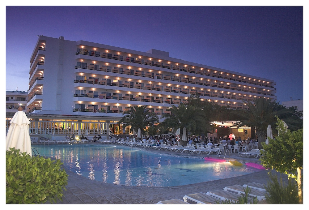 Hotel Caribe Ibiza — Hotel building in Santa Eulalia, Balearic Islands