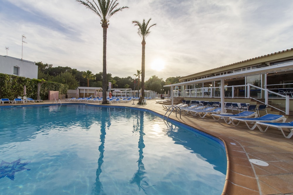 Hotel Caribe Ibiza — Swimming pool in Santa Eulalia, Balearic Islands