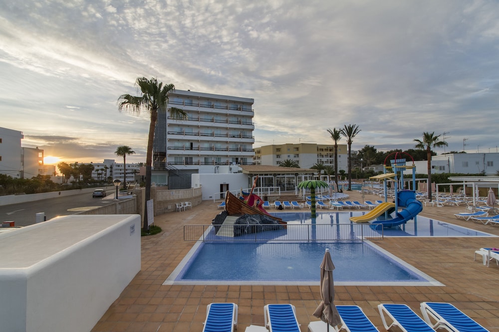 Hotel Caribe Ibiza — Attractions for children in Santa Eulalia, Balearic Islands