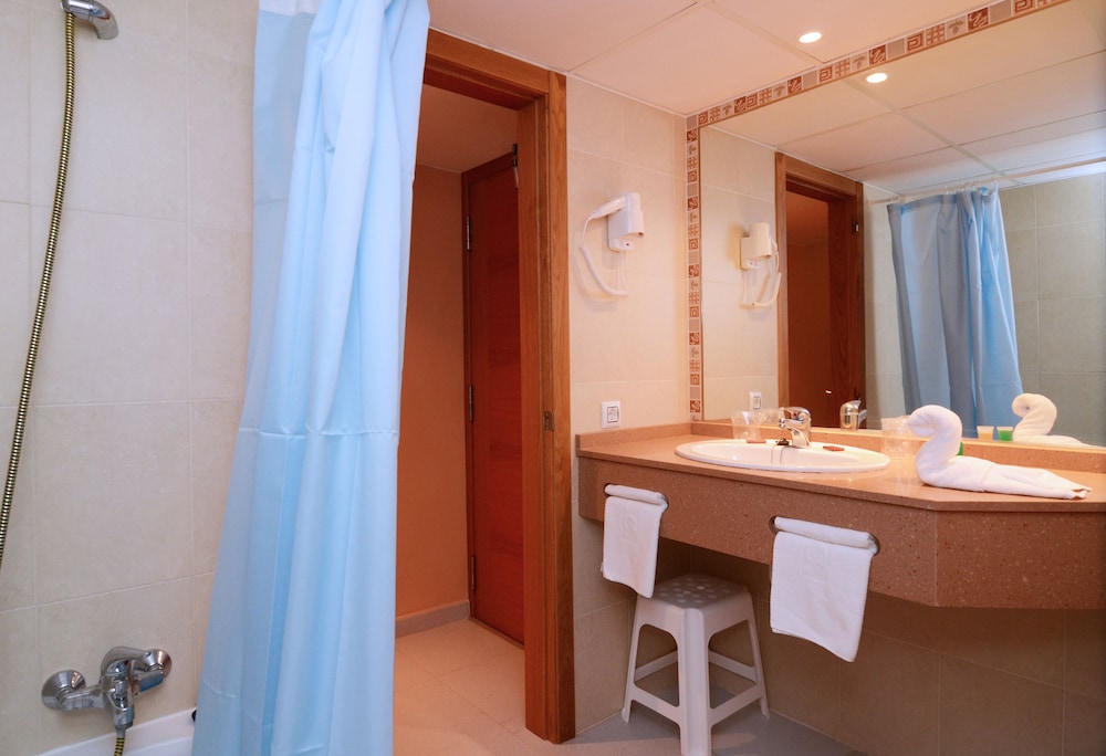 Hotel Caribe Ibiza — Hotel rooms in Santa Eulalia, Balearic Islands