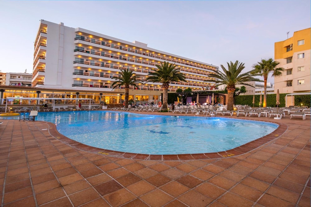 Hotel Caribe Ibiza — Swimming pool in Santa Eulalia, Balearic Islands