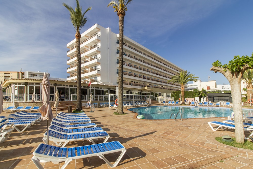 Hotel Caribe Ibiza — Swimming pool in Santa Eulalia, Balearic Islands