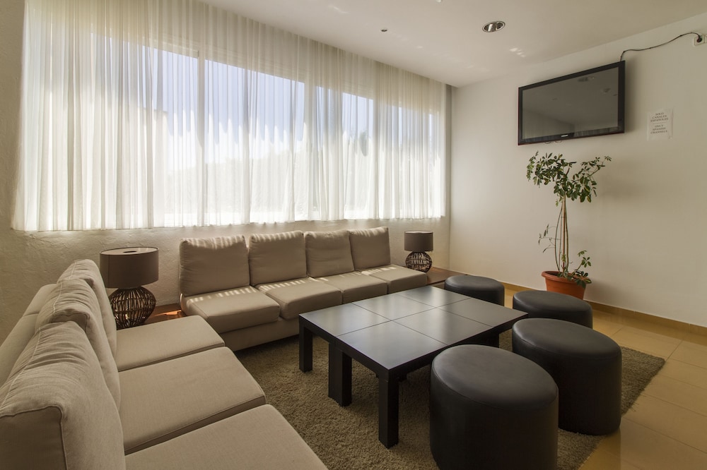 Hotel Caribe Ibiza — Hotel rooms in Santa Eulalia, Balearic Islands