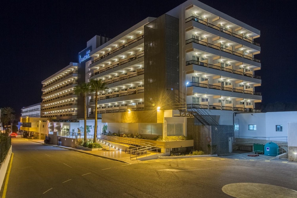Hotel Caribe Ibiza — Hotel building in Santa Eulalia, Balearic Islands