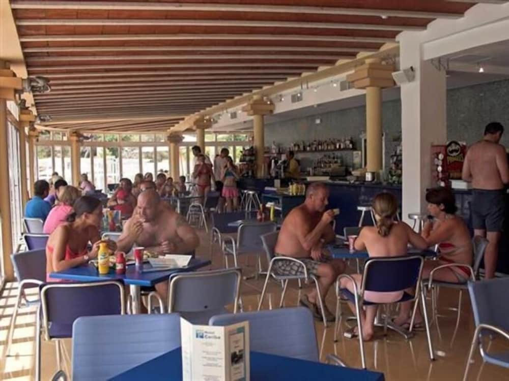 Hotel Caribe Ibiza — Restaurant & bars in Santa Eulalia, Balearic Islands