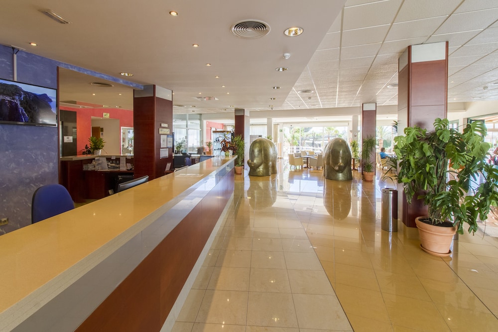 Hotel Caribe Ibiza — Hotel building in Santa Eulalia, Balearic Islands