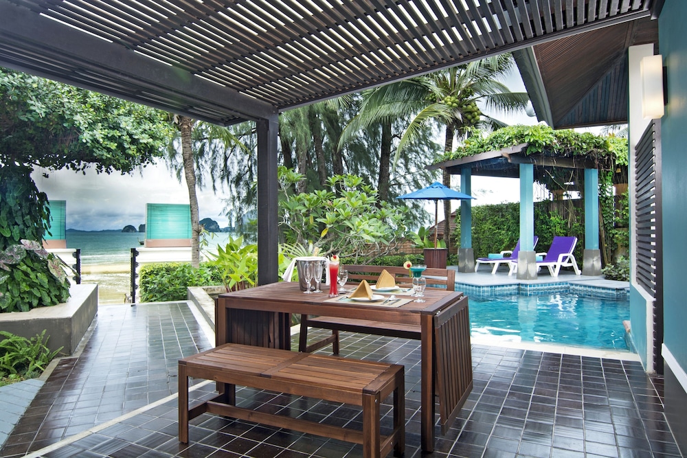 Anyavee Tubkaek Beach Resort — Swimming pool in Nong Thalay, Krabi