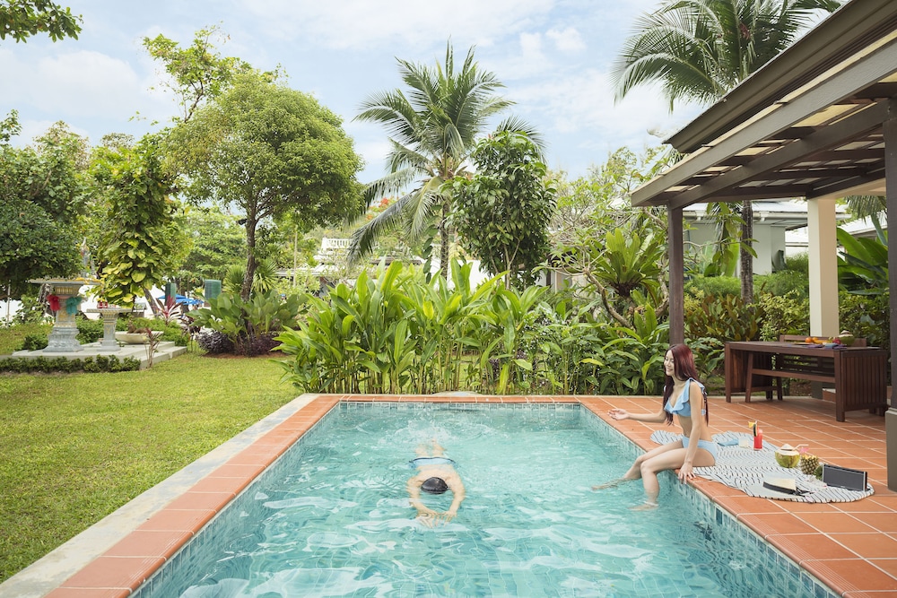 Anyavee Tubkaek Beach Resort — Swimming pool in Nong Thalay, Krabi