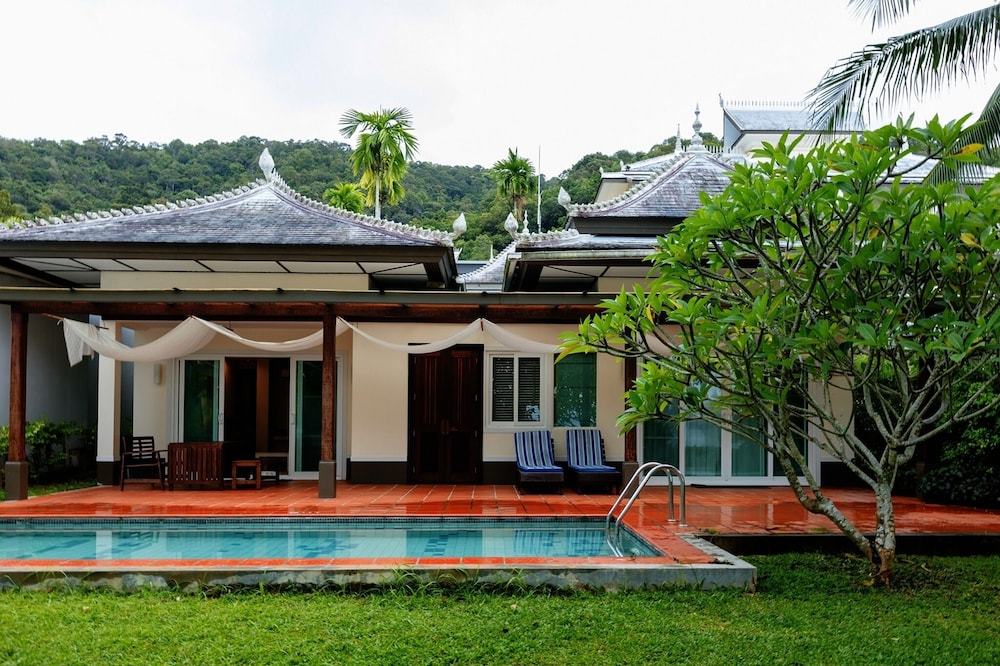 Anyavee Tubkaek Beach Resort — Swimming pool in Nong Thalay, Krabi