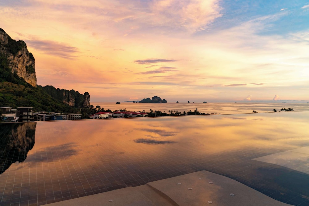 Avani Ao Nang Cliff Krabi Resort — Swimming pool in Ao Nang, Krabi
