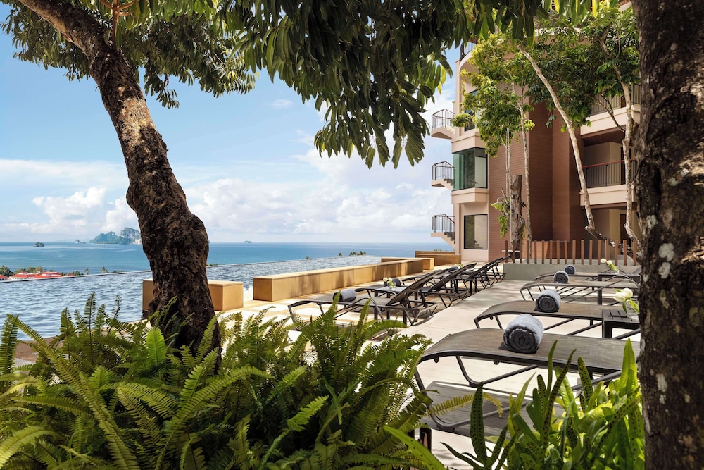 Avani Ao Nang Cliff Krabi Resort — Swimming pool in Ao Nang, Krabi