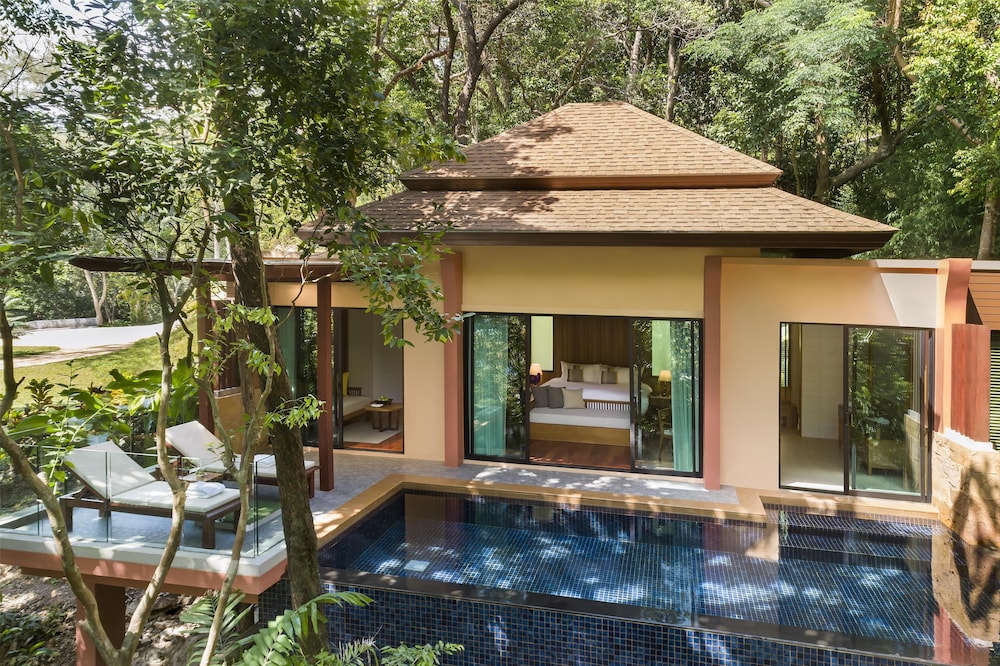 Avani Ao Nang Cliff Krabi Resort — Swimming pool in Ao Nang, Krabi