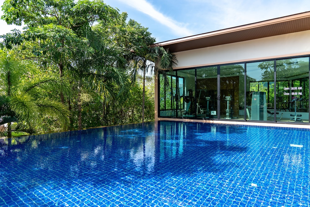Avani Ao Nang Cliff Krabi Resort — Swimming pool in Ao Nang, Krabi