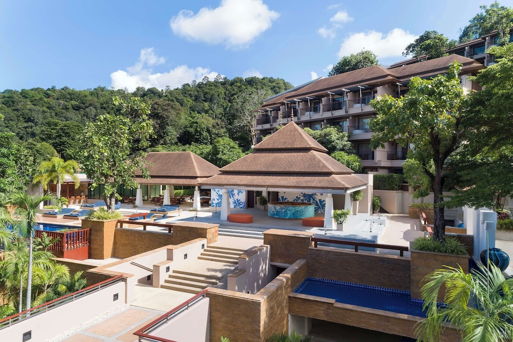 Avani Ao Nang Cliff Krabi Resort — Hotel building in Ao Nang, Krabi