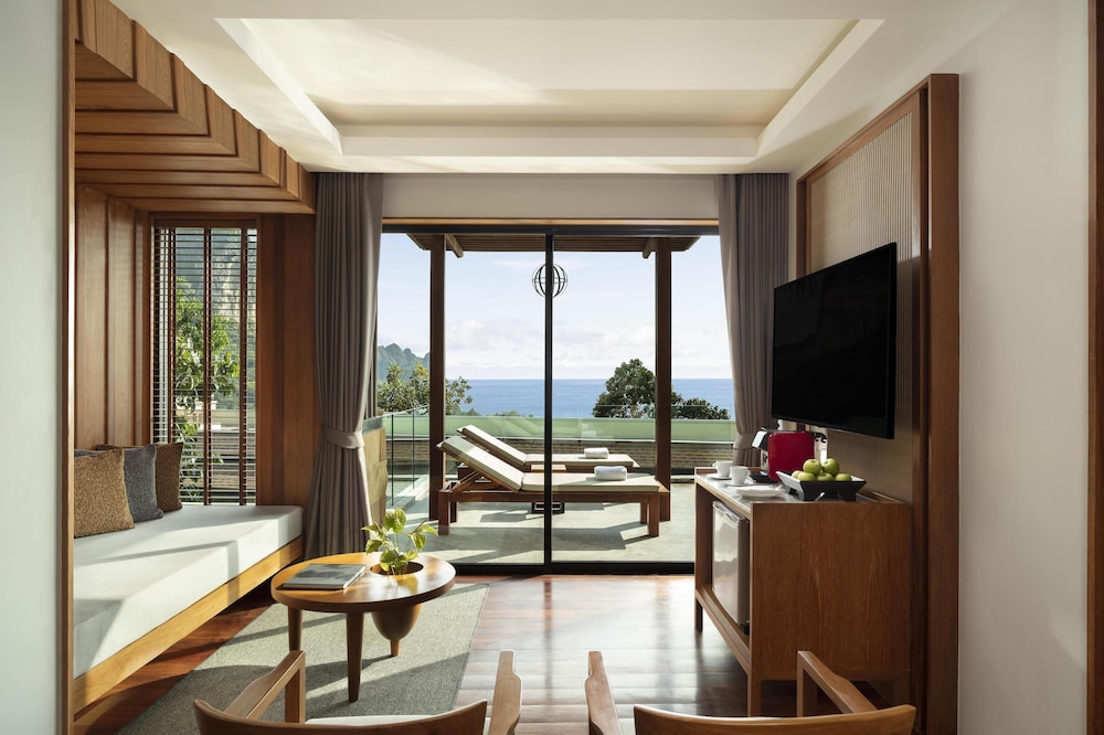 Avani Ao Nang Cliff Krabi Resort — Hotel rooms in Ao Nang, Krabi