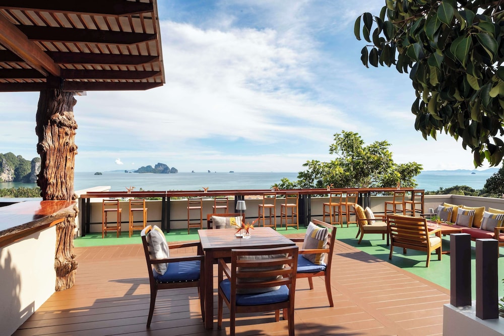 Avani Ao Nang Cliff Krabi Resort — Restaurant & bars in Ao Nang, Krabi