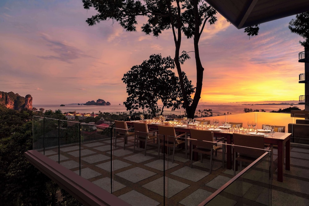 Avani Ao Nang Cliff Krabi Resort — Restaurant & bars in Ao Nang, Krabi