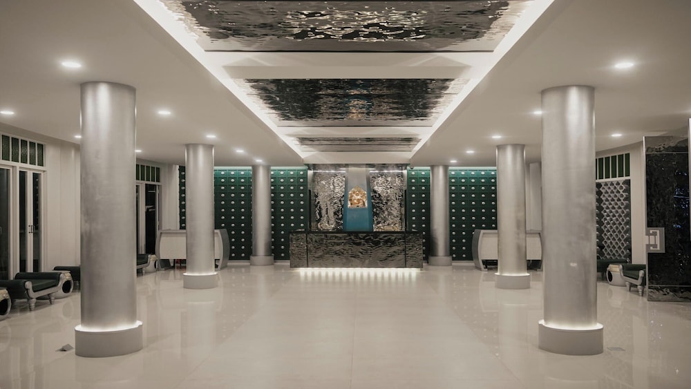 Krabi Chada Resort — Hotel building in Ao Nang, Krabi