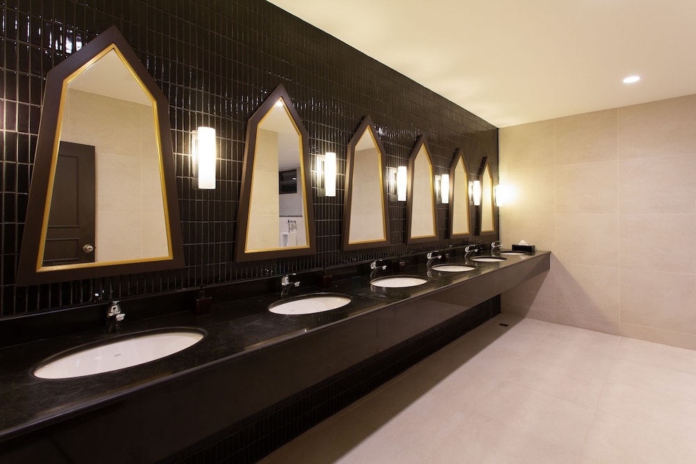 Krabi Heritage Hotel — Hotel building in Ao Nang, Krabi