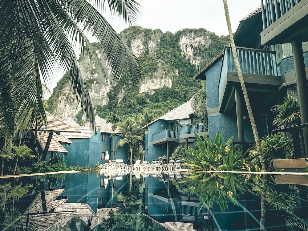 Peace Laguna Resort & Spa — Swimming pool in Ao Nang, Krabi