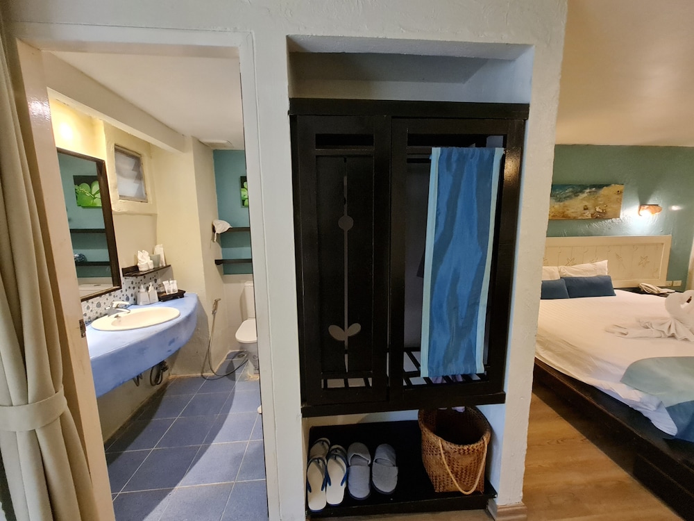 Vacation Village Phra Nang Inn — Hotel rooms in Ao Nang, Krabi