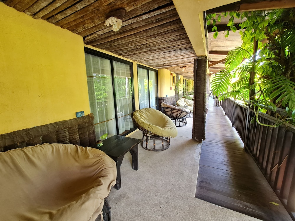 Vacation Village Phra Nang Inn — Hotel building in Ao Nang, Krabi