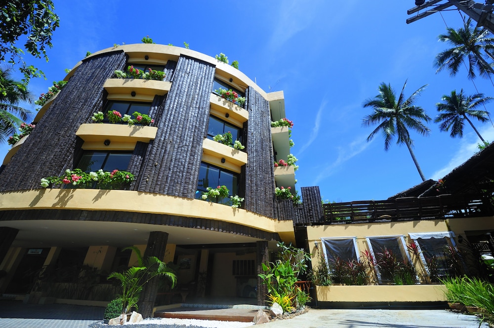 Vacation Village Phra Nang Inn — Hotel building in Ao Nang, Krabi