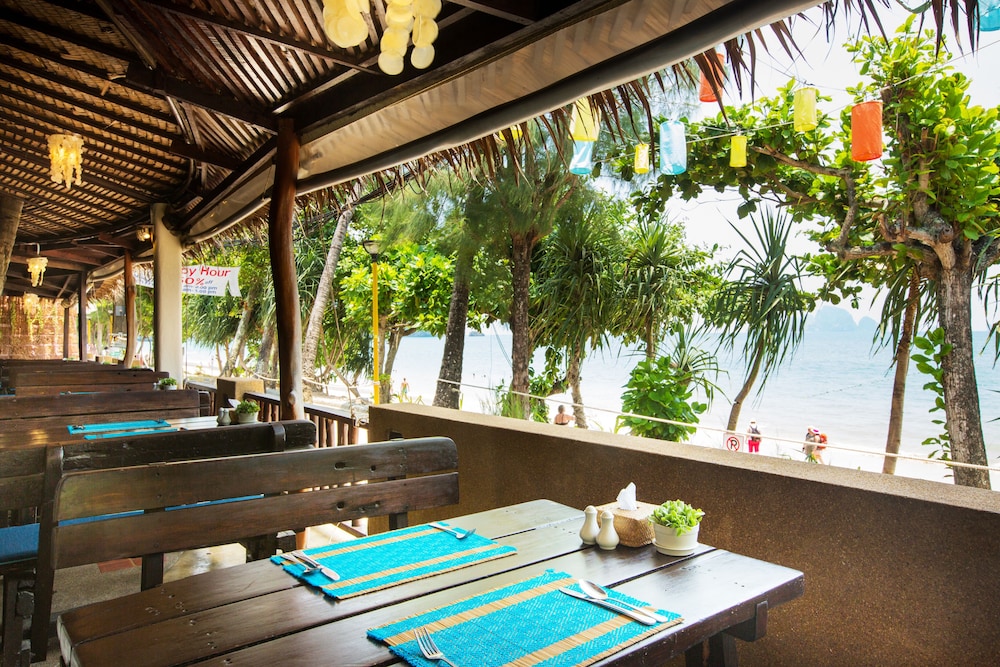 Vacation Village Phra Nang Inn — Restaurant & bars in Ao Nang, Krabi
