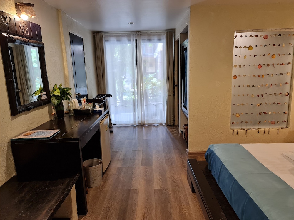 Vacation Village Phra Nang Inn — Hotel rooms in Ao Nang, Krabi