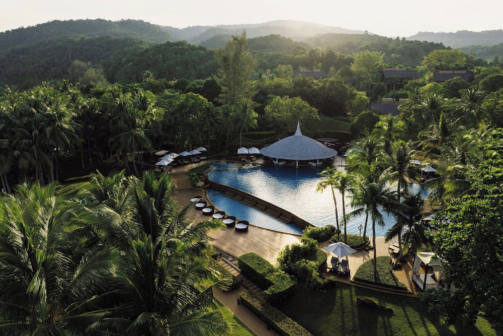 Phulay Bay, a Ritz-Carlton Reserve — Swimming pool in Nong Thalay, Krabi