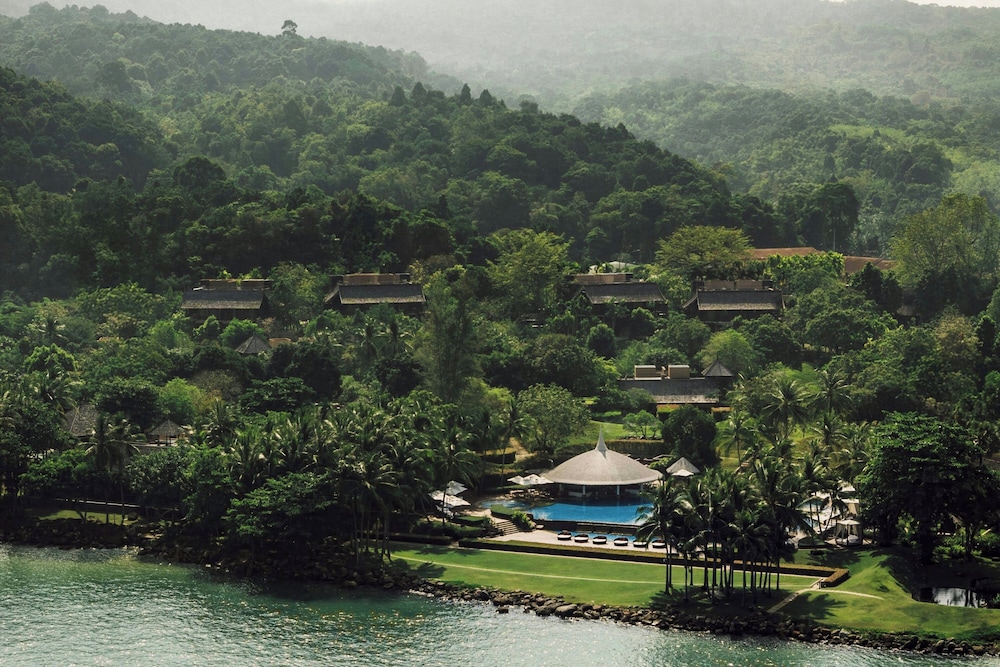 Phulay Bay, a Ritz-Carlton Reserve — Swimming pool in Nong Thalay, Krabi