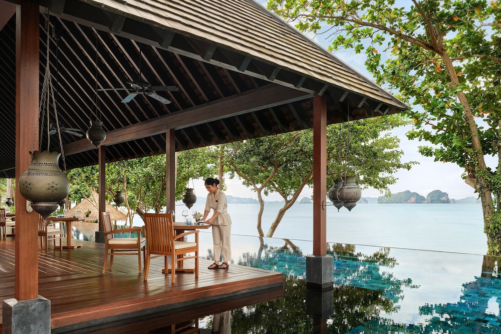 Phulay Bay, a Ritz-Carlton Reserve — Restaurant & bars in Nong Thalay, Krabi