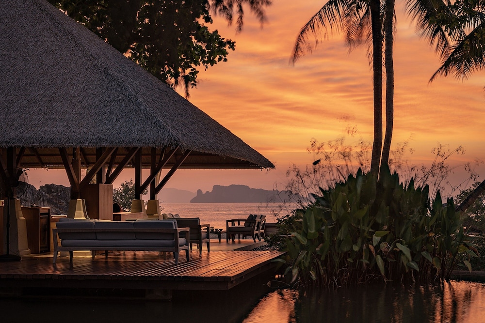 Phulay Bay, a Ritz-Carlton Reserve — Restaurant & bars in Nong Thalay, Krabi