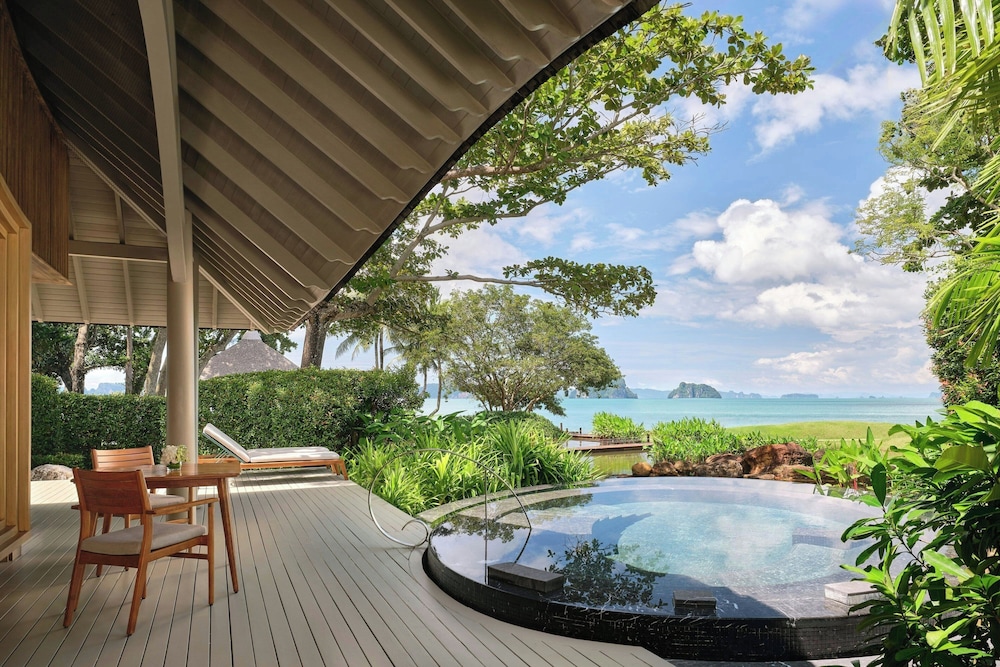 Phulay Bay, a Ritz-Carlton Reserve — Swimming pool in Nong Thalay, Krabi