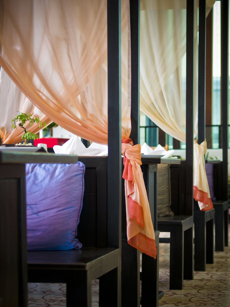 Red Ginger Chic Resort — Restaurant & bars in Ao Nang, Krabi
