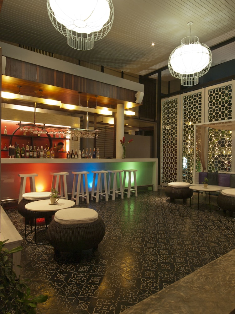 Red Ginger Chic Resort — Restaurant & bars in Ao Nang, Krabi