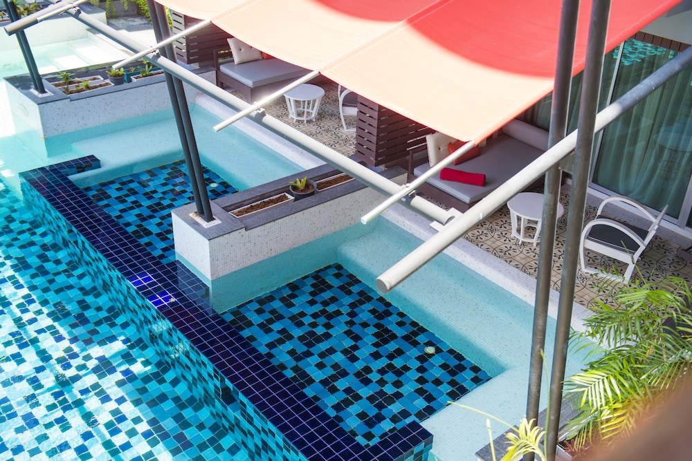 Red Ginger Chic Resort — Swimming pool in Ao Nang, Krabi