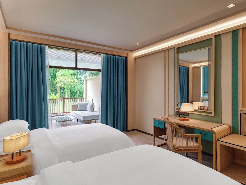 Dusit Thani Krabi Beach Resort — Hotel rooms in Nong Thalay, Krabi