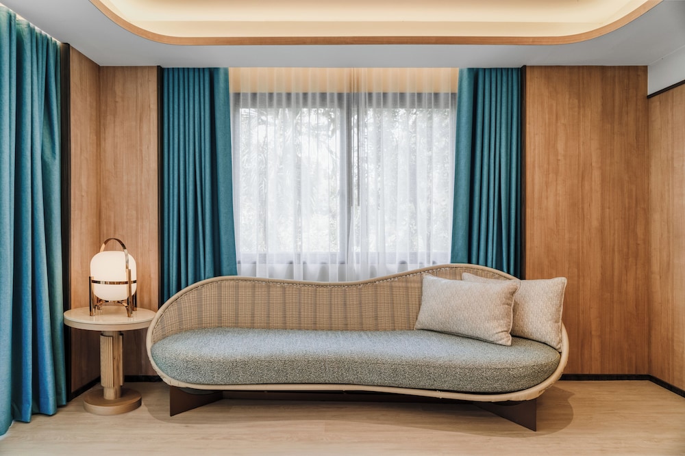 Dusit Thani Krabi Beach Resort — Hotel rooms in Nong Thalay, Krabi