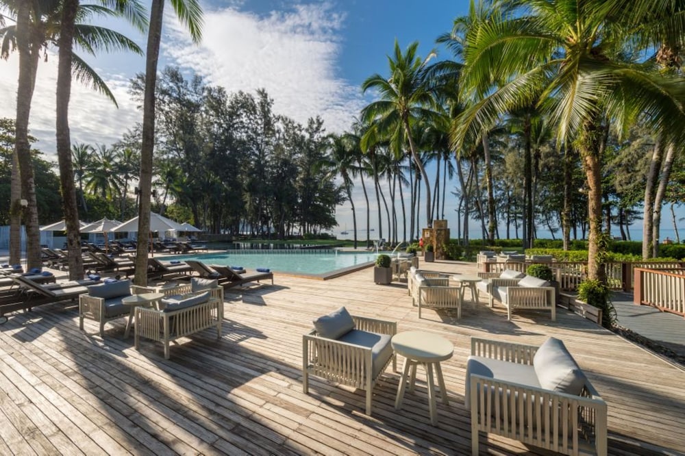 Dusit Thani Krabi Beach Resort — Swimming pool in Nong Thalay, Krabi