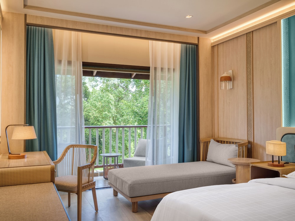 Dusit Thani Krabi Beach Resort — Hotel rooms in Nong Thalay, Krabi