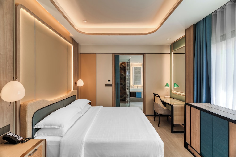 Dusit Thani Krabi Beach Resort — Hotel rooms in Nong Thalay, Krabi