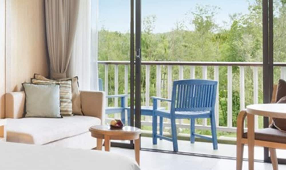 Dusit Thani Krabi Beach Resort — Hotel rooms in Nong Thalay, Krabi