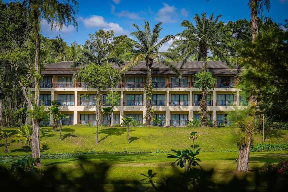 Dusit Thani Krabi Beach Resort — Hotel building in Nong Thalay, Krabi
