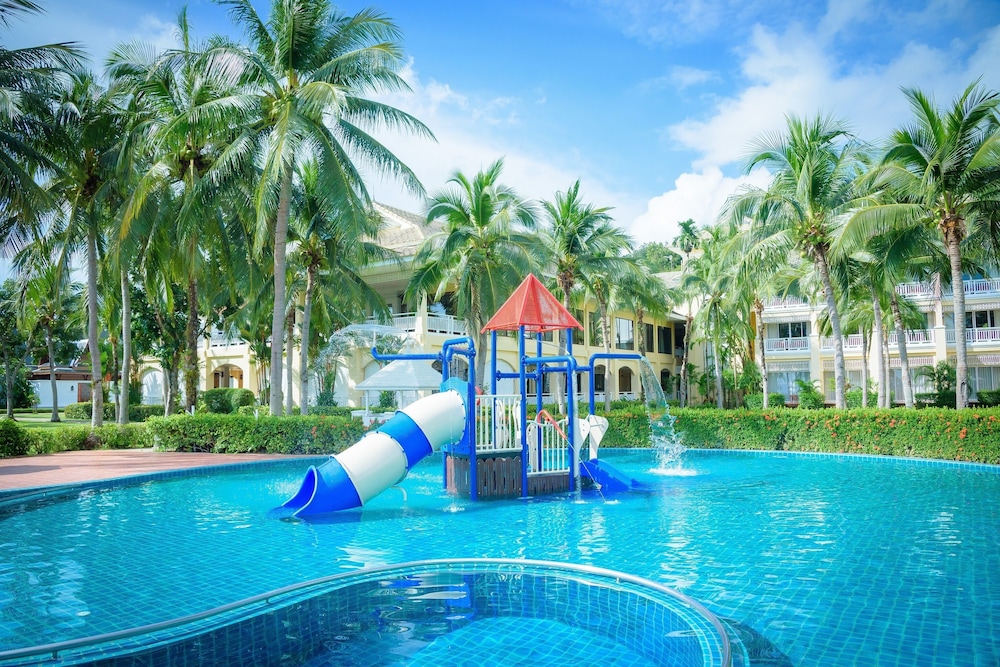 Sofitel Krabi Phokeethra Golf & Spa Resort — Swimming pool in Nong Thalay, Krabi