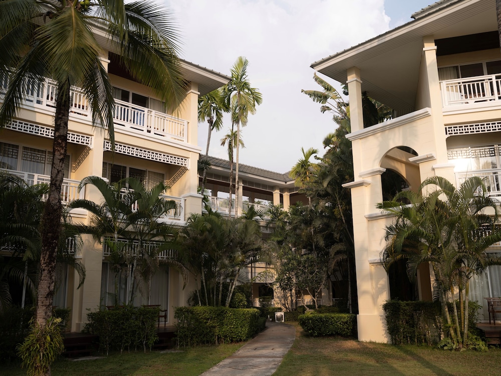 Sofitel Krabi Phokeethra Golf & Spa Resort — Hotel building in Nong Thalay, Krabi
