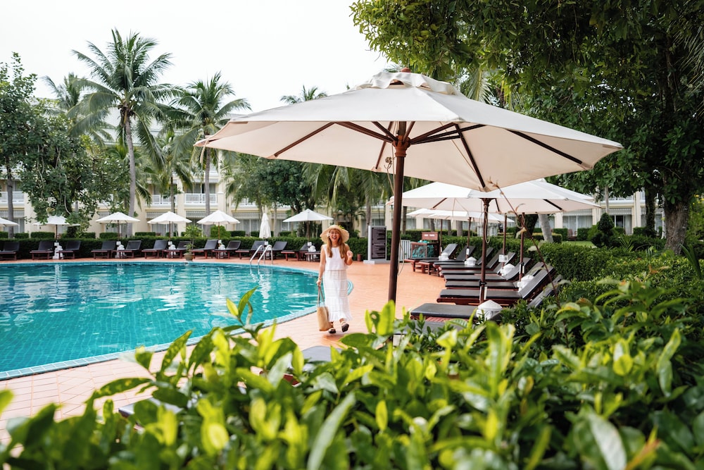 Sofitel Krabi Phokeethra Golf & Spa Resort — Swimming pool in Nong Thalay, Krabi