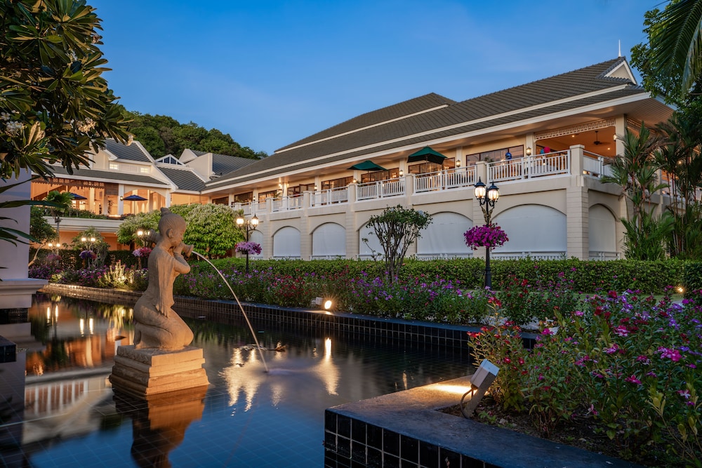 Sofitel Krabi Phokeethra Golf & Spa Resort — Hotel building in Nong Thalay, Krabi